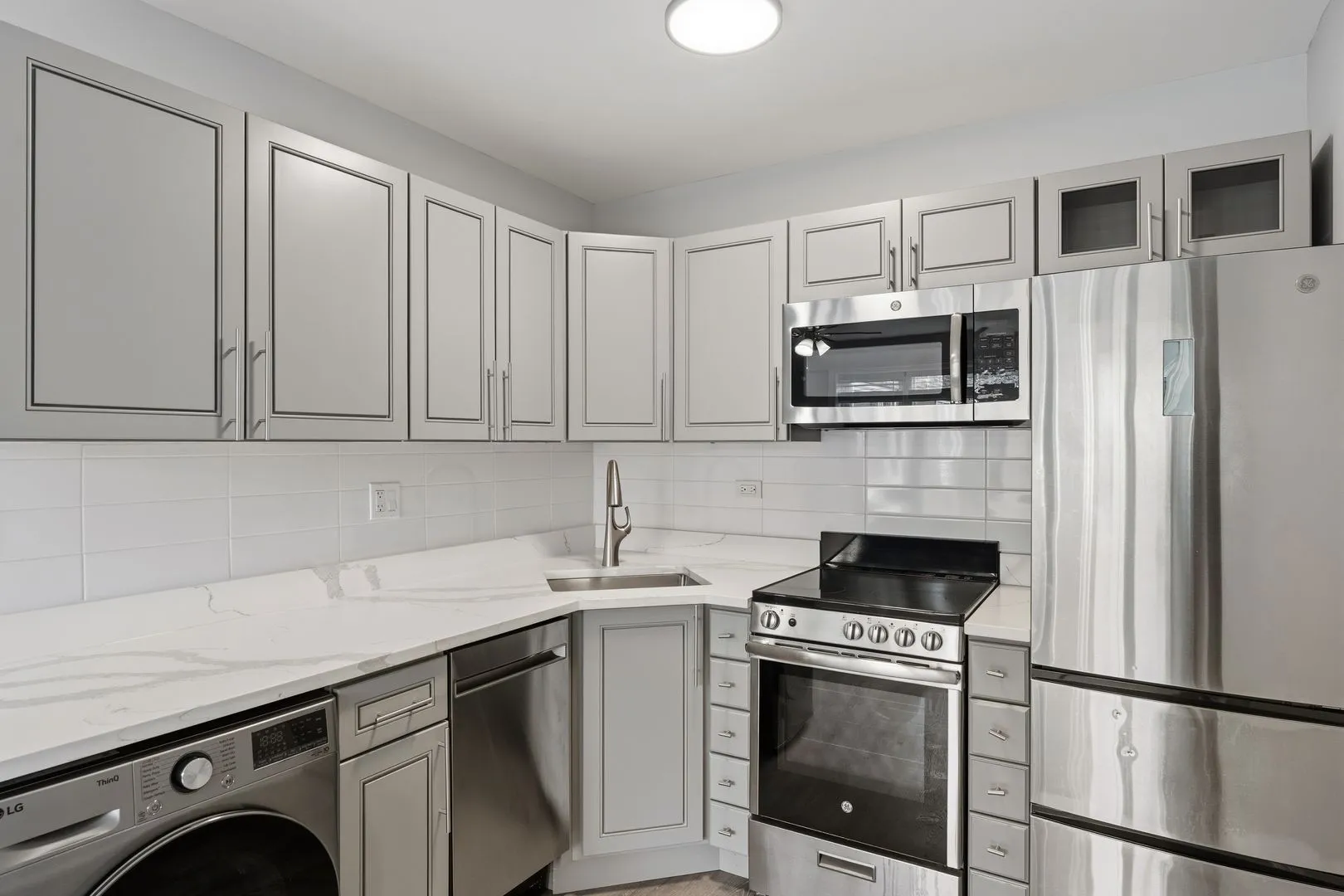 7710 N Sheridan Rd, ,  60626, USA 60626-unit#401-Chicago-IL