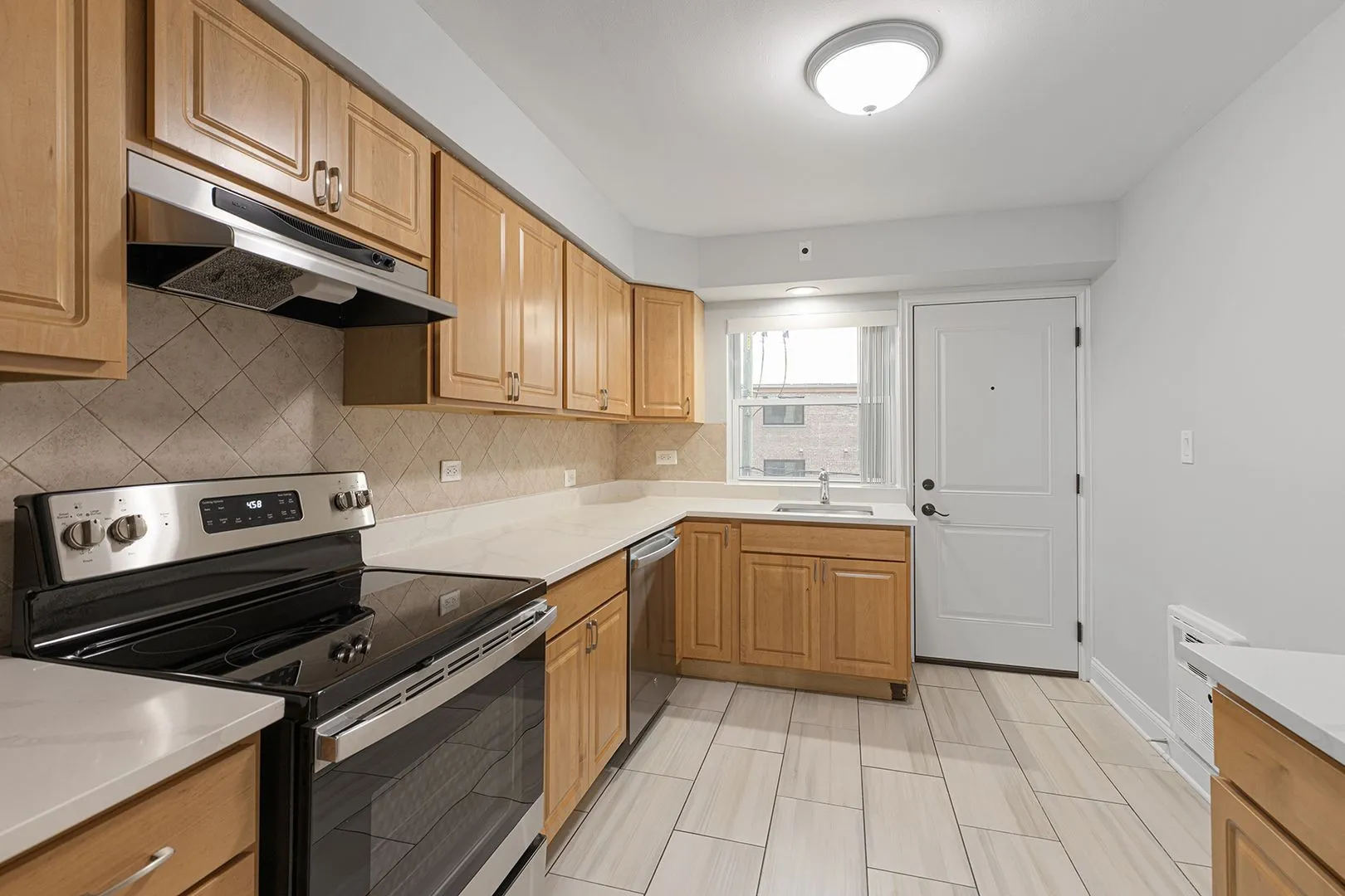 7634 N Eastlake Terrace, ,  60626, USA 60626-unit#2S-Chicago-IL