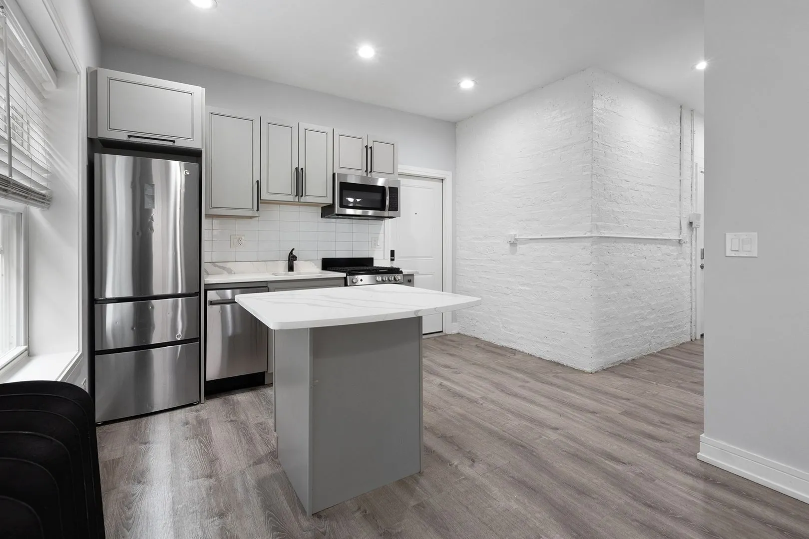 1063 W Glenlake Ave, , 60660, USA 60660-unit#2S-Chicago-IL