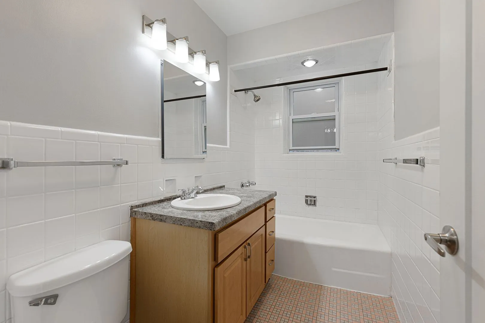 7634 N Eastlake Terrace, ,  60626, USA 60626-unit#2S-Chicago-IL