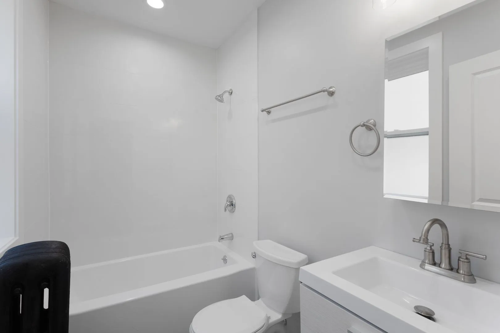 7381 N Damen Ave, ,  60645, USA 60645-unit#3E-Chicago-IL