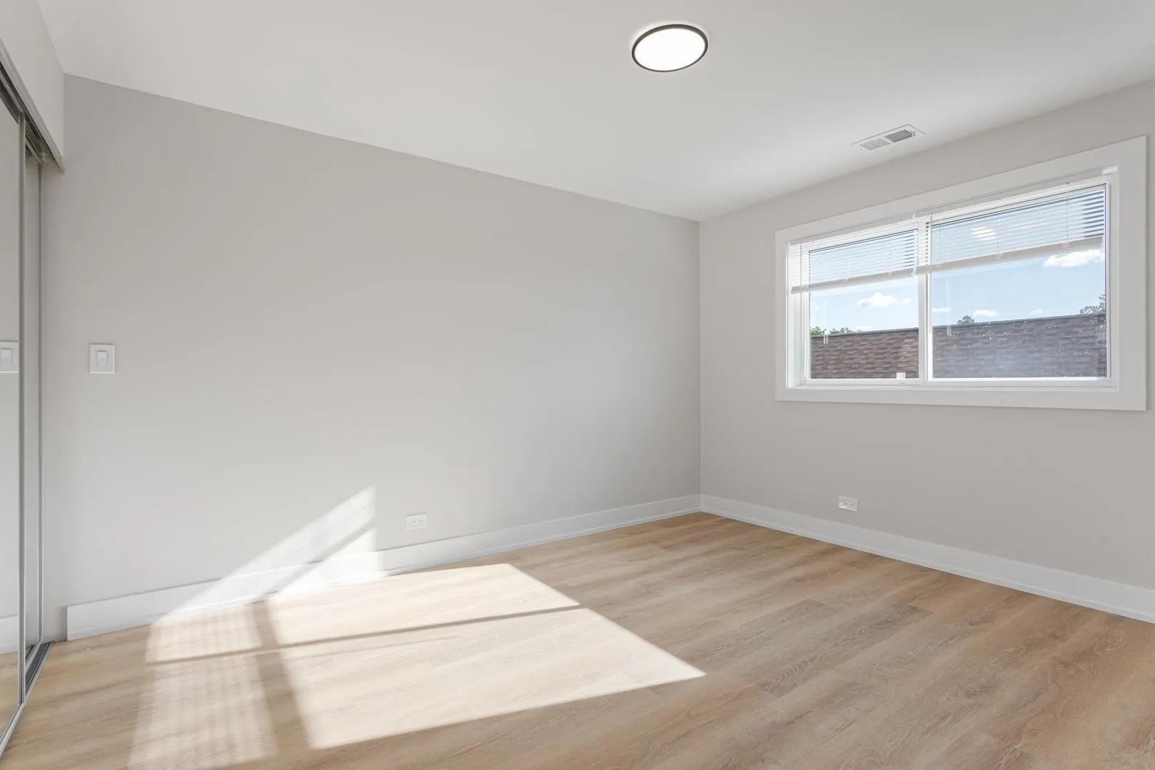 2333 W Lunt Ave, ,  60645, USA 60645-unit#403-Chicago-IL