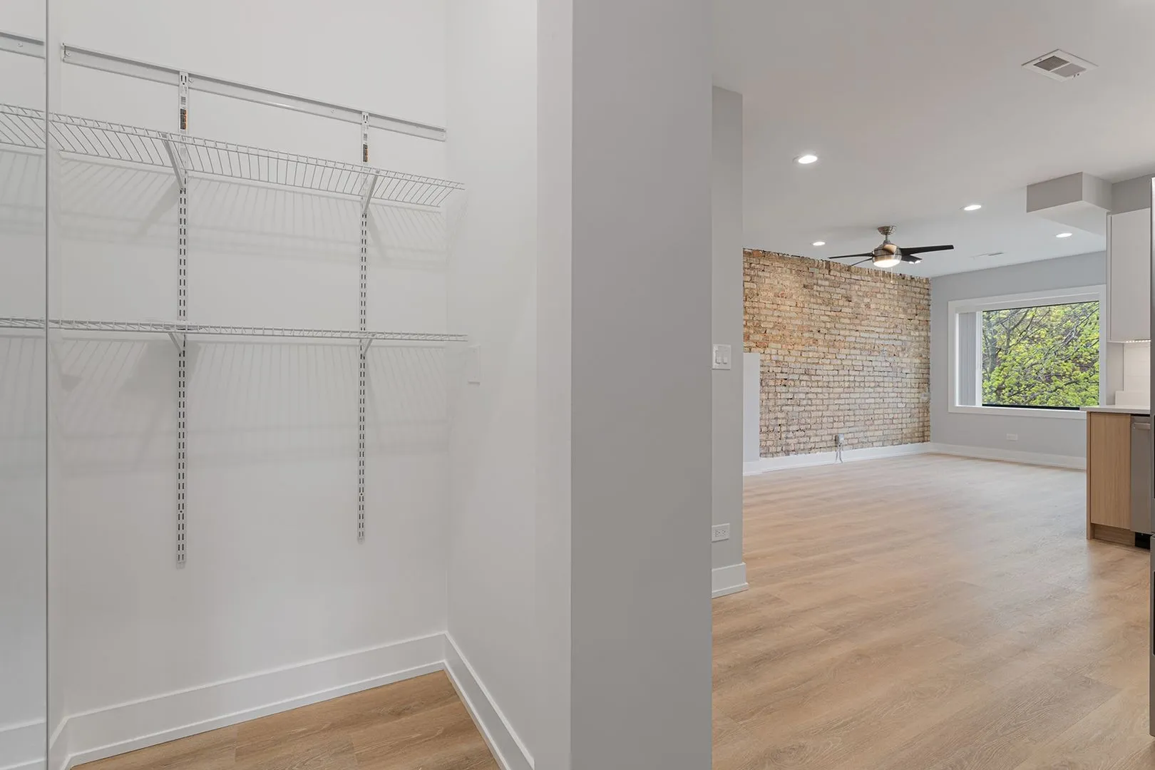 1558 W Juneway Terrace, , 60626, USA 60626-unit#1N-Chicago-IL