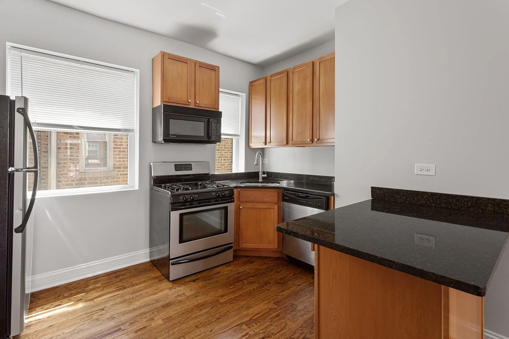 2003 W Jarvis Ave, , 60645, USA 60645-unit#3-Chicago-IL