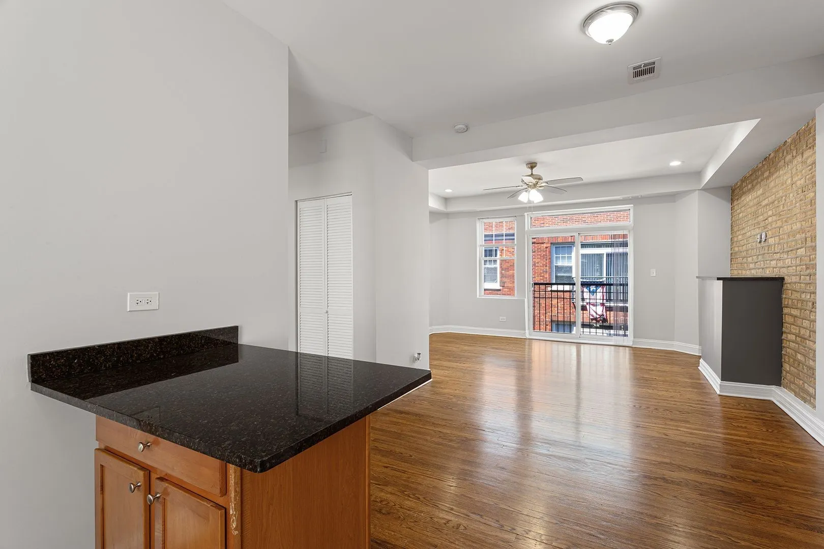 2003 W Jarvis Ave, , 60645, USA 60645-unit#3-Chicago-IL