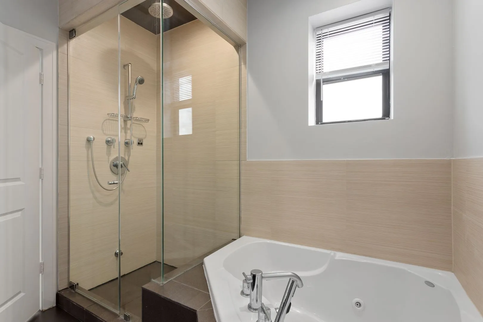 1412 W Morse Ave, , 60626, USA 60626-unit#3B-Chicago-IL