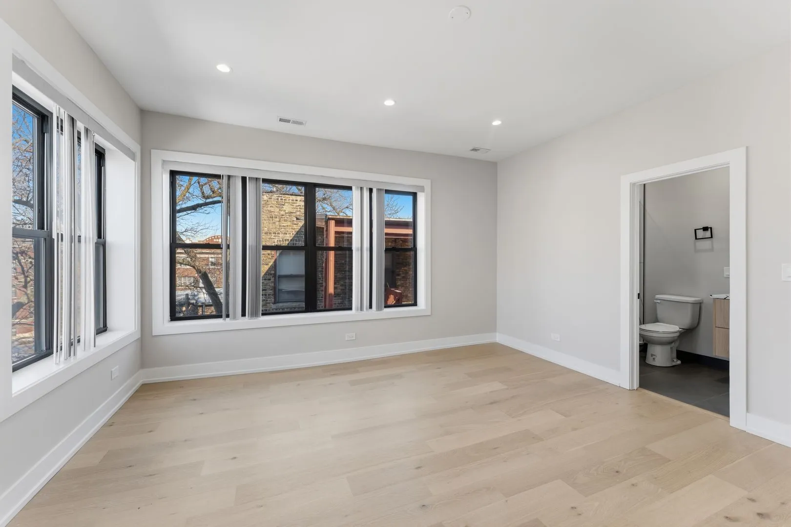 7518 N Eastlake Terrace, ,  60626, USA 60626-unit#2-Chicago-IL