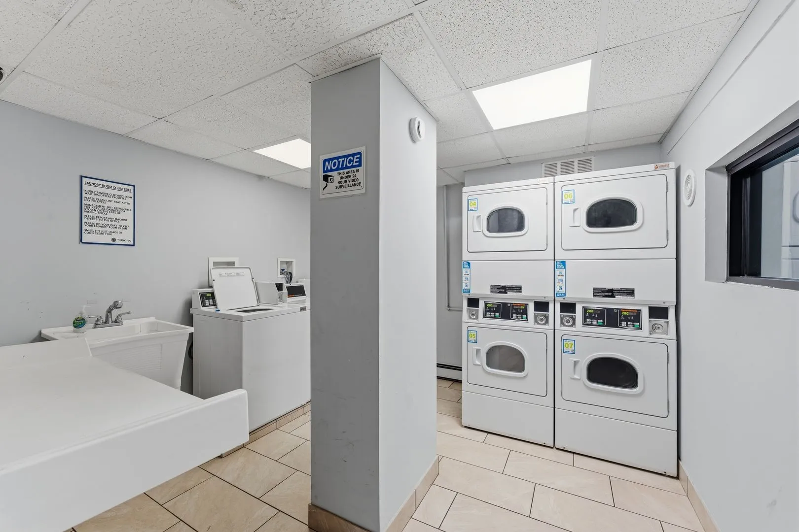 6826 N Ridge Blvd, , 60645, USA 60645-unit#301-Chicago-IL