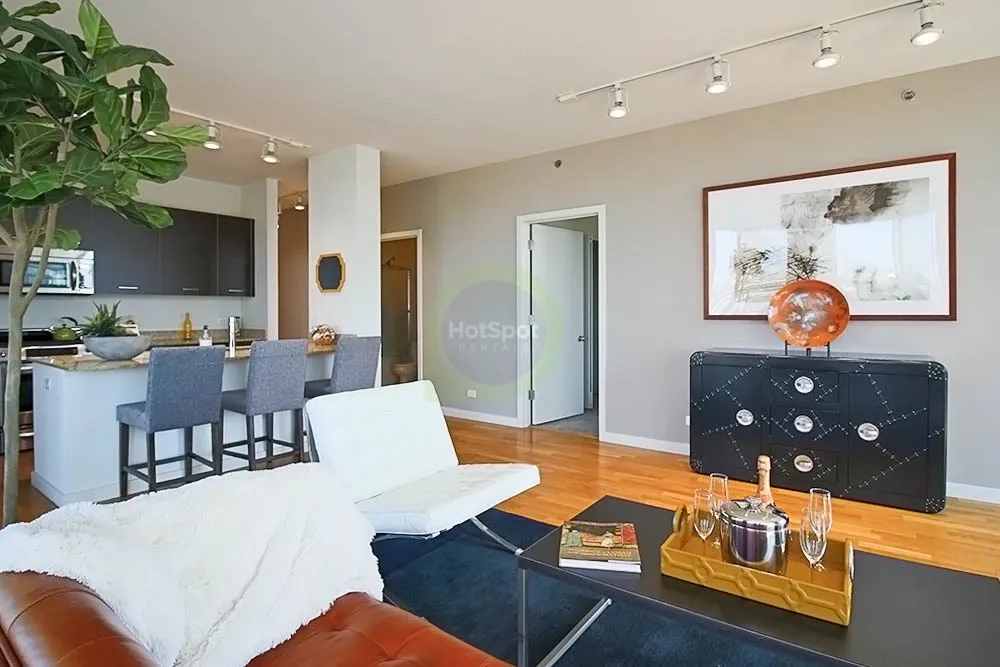 910 W Huron St, ,  60642, USA 60642-unit#3/2-Chicago-IL