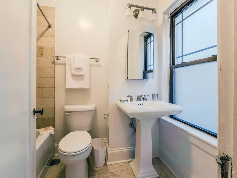 215 E Chestnut St, , 60611, USA 60611-unit#2/2-Chicago-IL