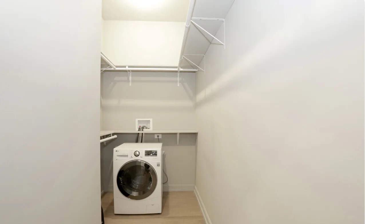 108 W  Ave, ,  60654, USA 60654-unit#2/2-Chicago-IL