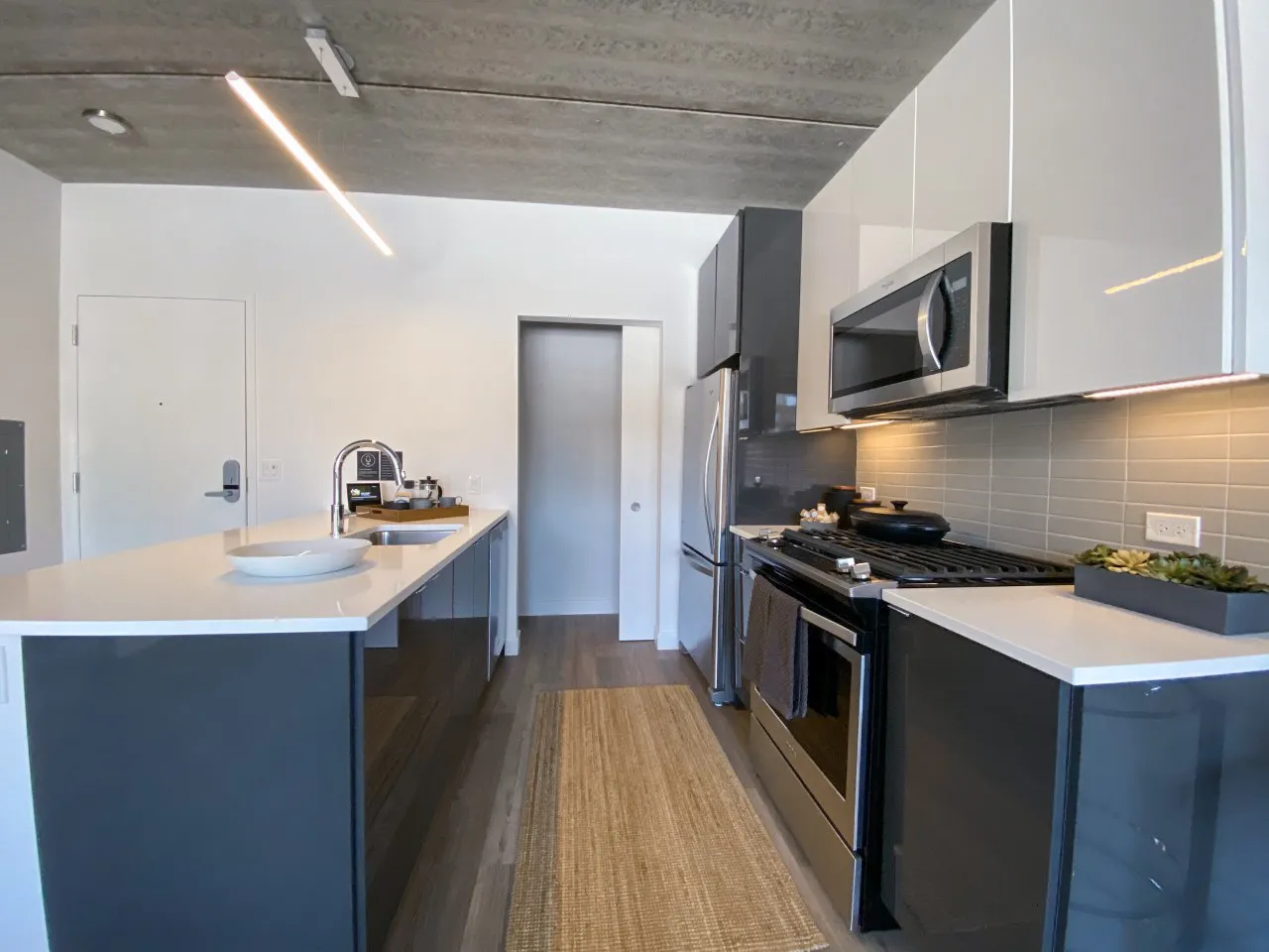 734 W Sheridan Rd, ,  60613, USA 60613-unit#2/2-Chicago-IL