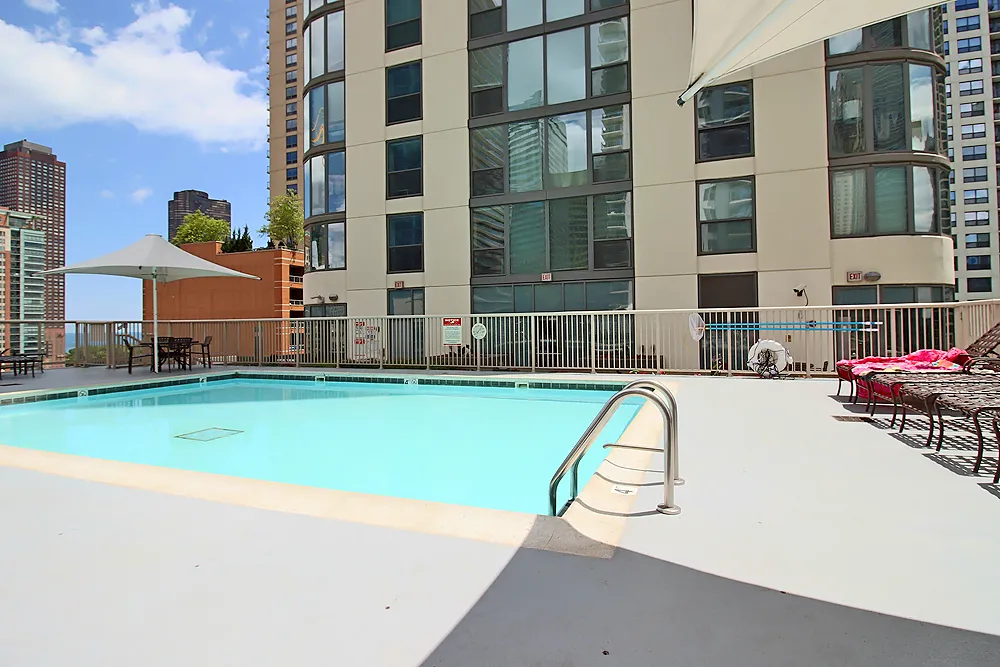 400 East South Water Street, ,  60601, USA 60601-unit#CONVERTIBLE-Chicago-IL