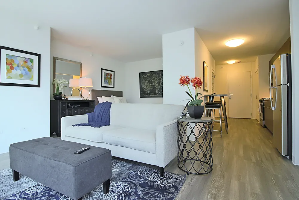 637 N Wells St, ,  60654, USA 60654-unit#CONVERTIBLE-Chicago-IL