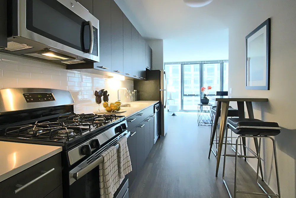 637 N Wells St, ,  60654, USA 60654-unit#CONVERTIBLE-Chicago-IL