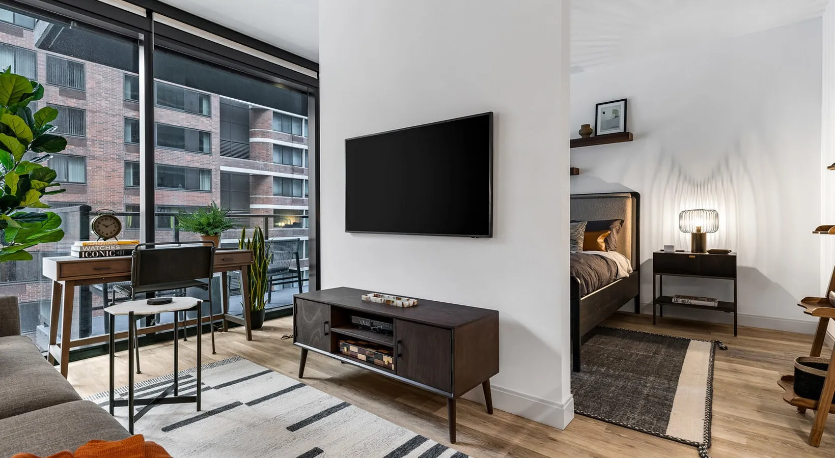 218 E Grand Ave, ,  60611, USA 60611-unit#CONVERTIBLE-Chicago-IL