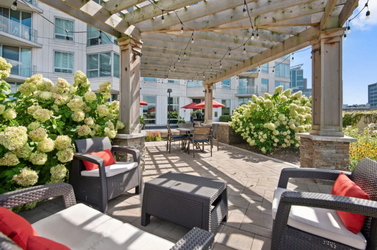 Left Bank, 300 N Canal St, ,  60606, USA 60606-unit#CONVERTIBLE-Chicago-IL