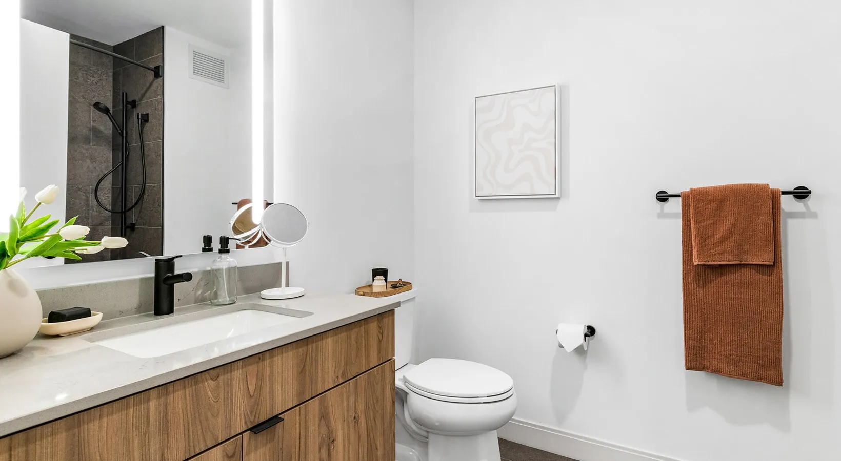 218 E Grand Ave, ,  60611, USA 60611-unit#2/2-Chicago-IL