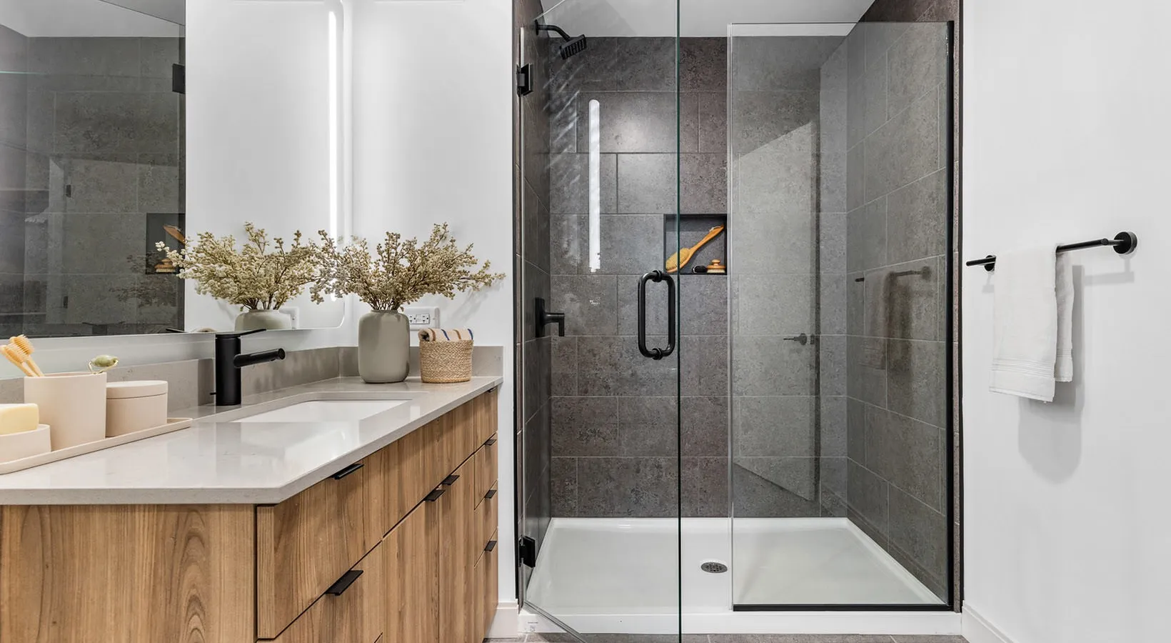 218 E Grand Ave, ,  60611, USA 60611-unit#2/2-Chicago-IL