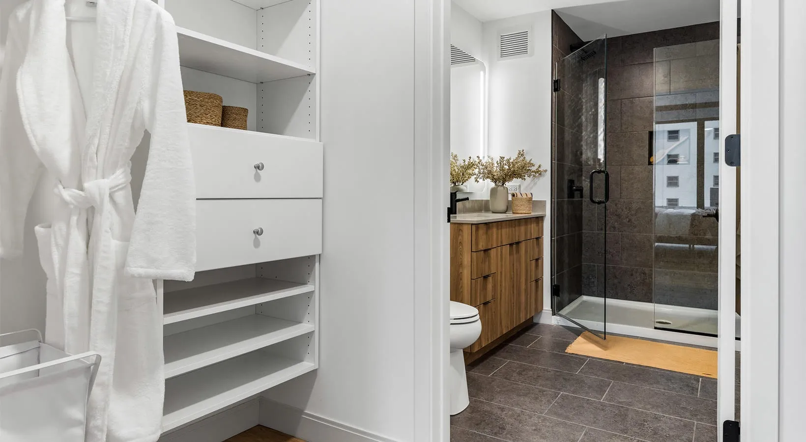 218 E Grand Ave, ,  60611, USA 60611-unit#2/2-Chicago-IL