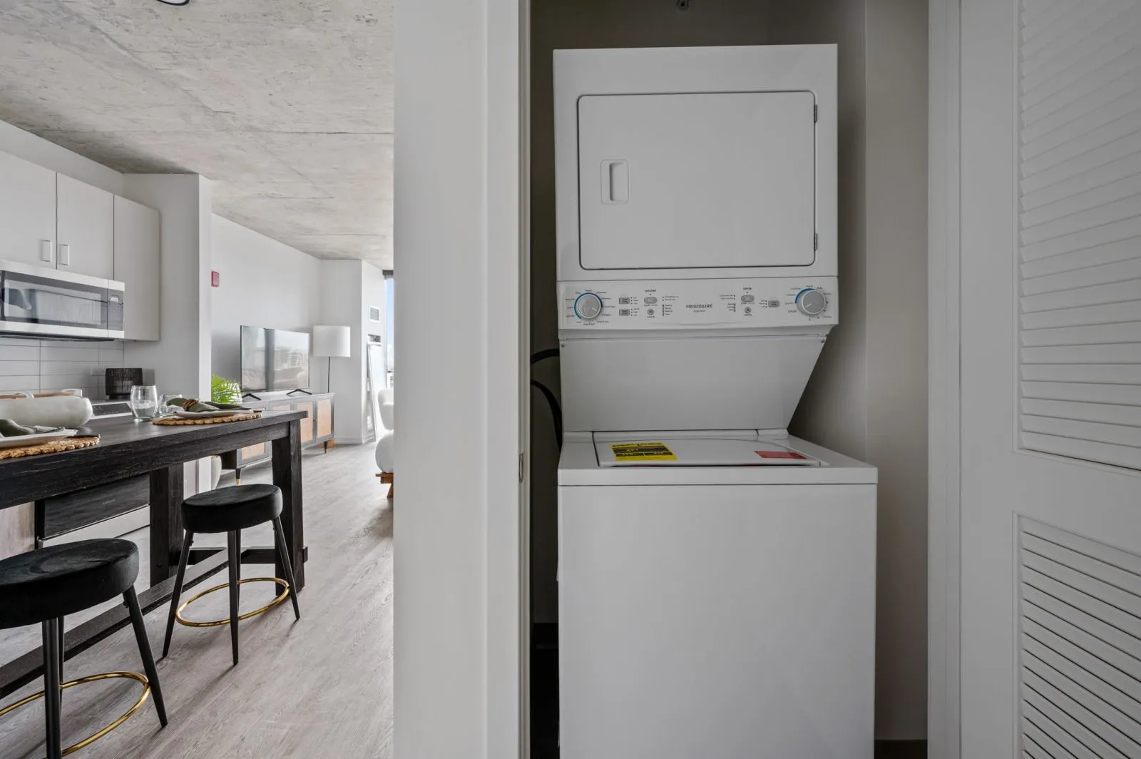 808 N Cleveland Ave, ,  60610, USA 60610-unit#STUDIO-Chicago-IL