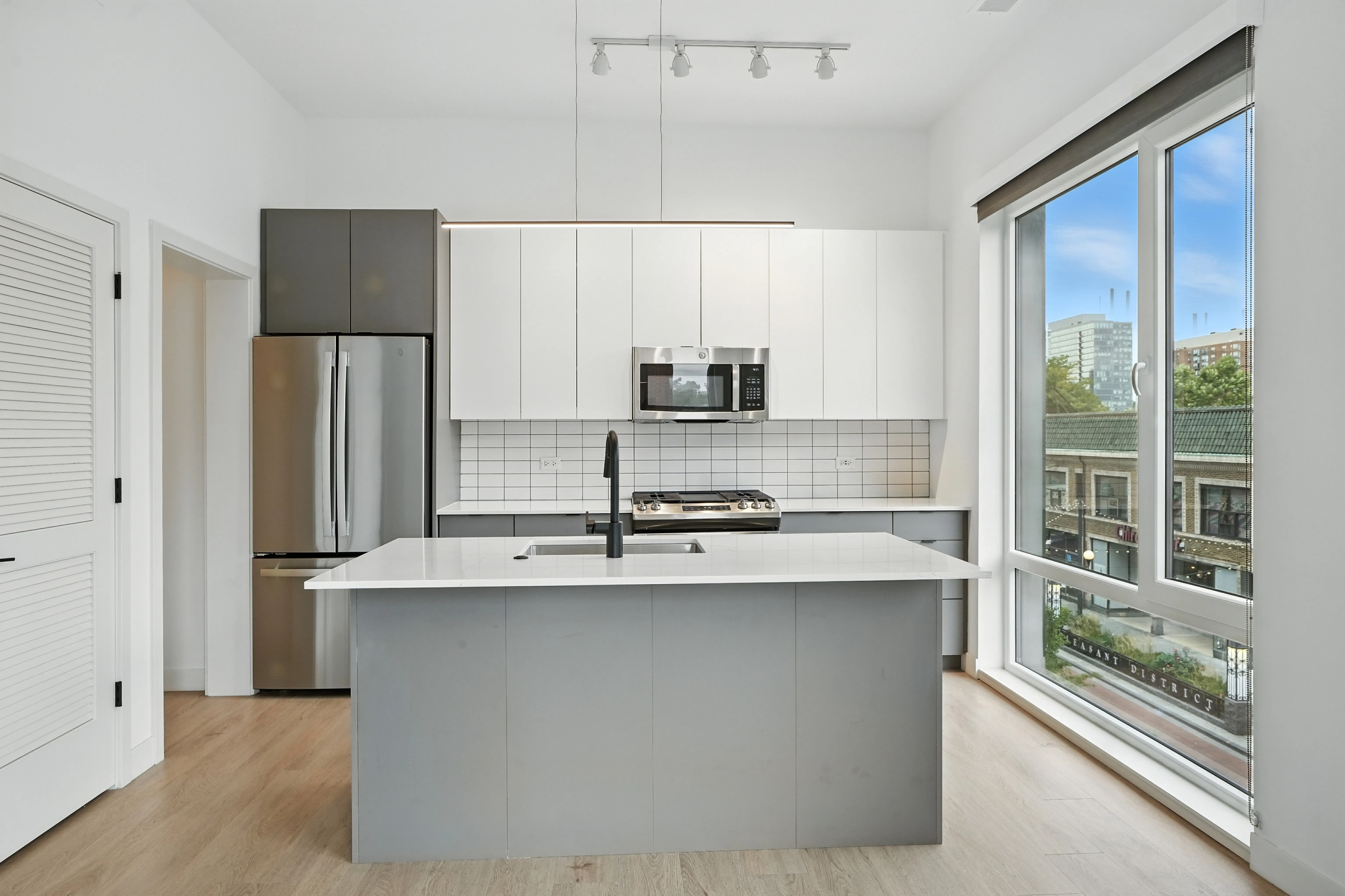 1105 Pleasant St, , 60302, USA 60302-unit#2/2.5 + DEN TOWNHOME-Oak Park-IL