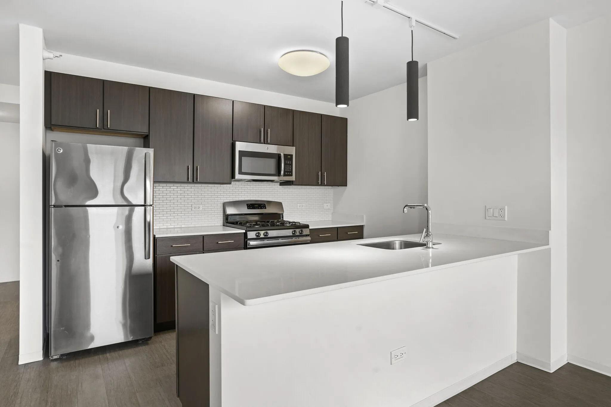 165 W Superior St, ,  60654, USA 60654-unit#1/1-Chicago-IL