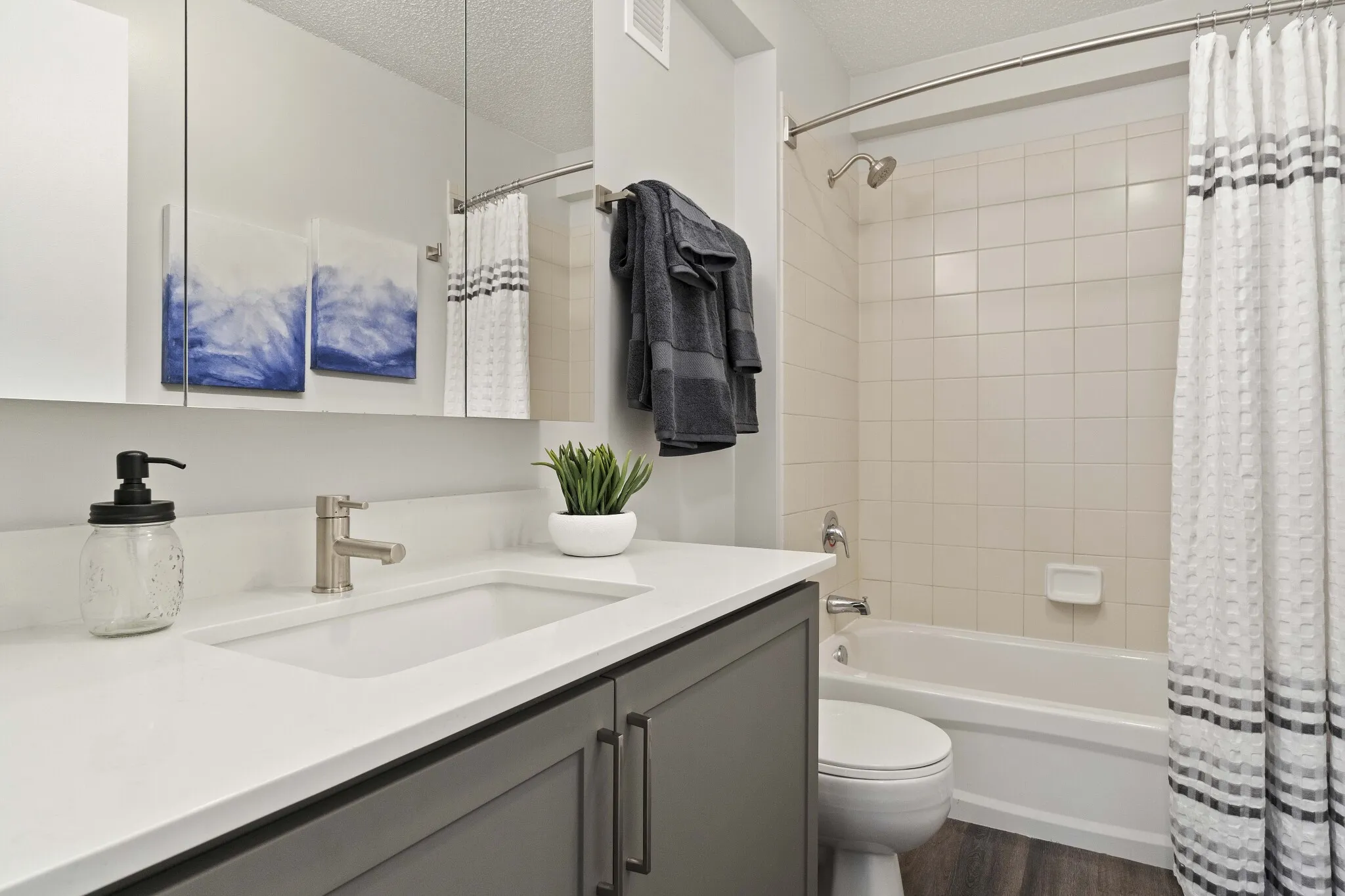 400 East South Water Street, ,  60601, USA 60601-unit#CONVERTIBLE-Chicago-IL