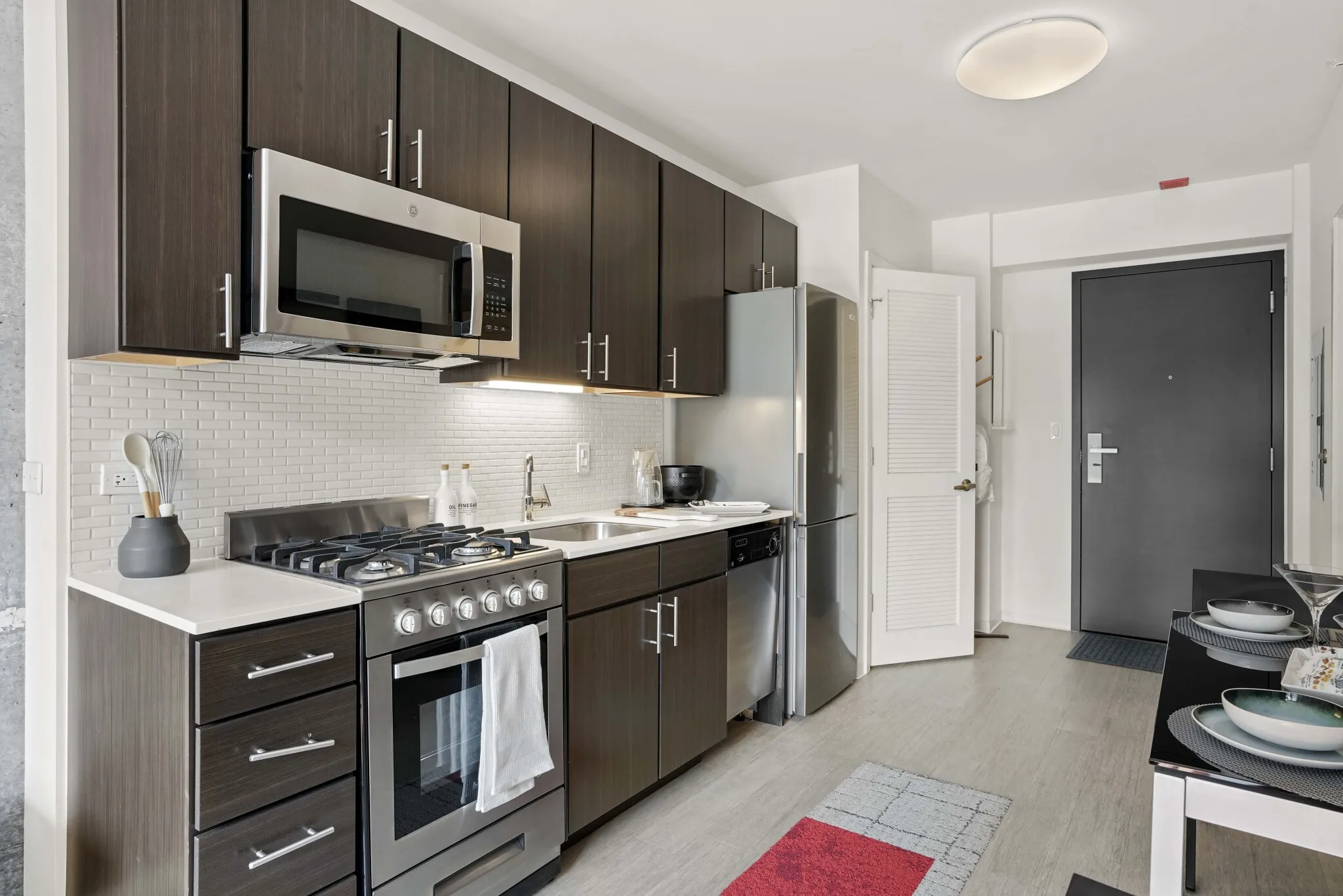 165 W Superior St, ,  60654, USA 60654-unit#CONVERTIBLE-Chicago-IL