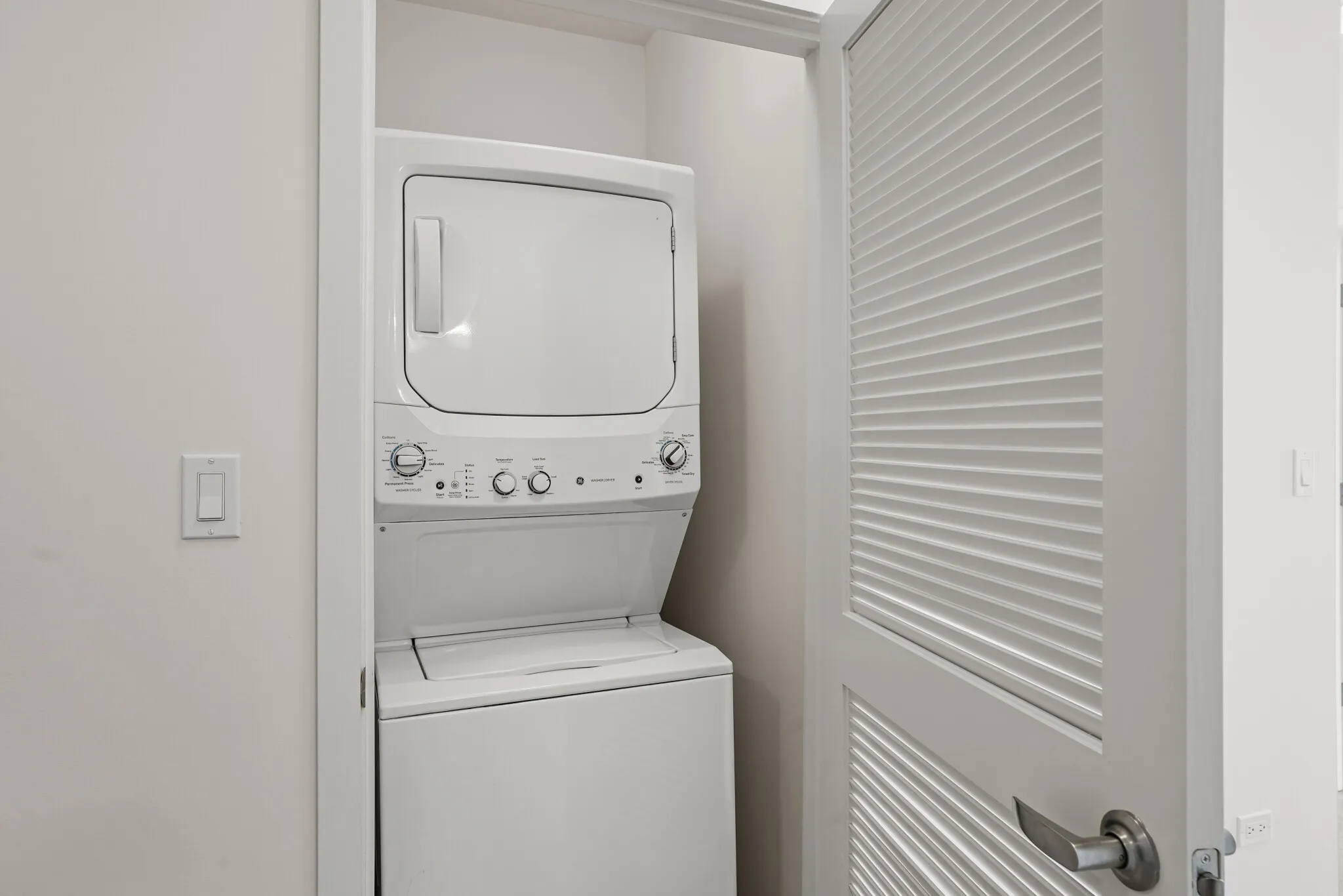 165 W Superior St, ,  60654, USA 60654-unit#2/1-Chicago-IL