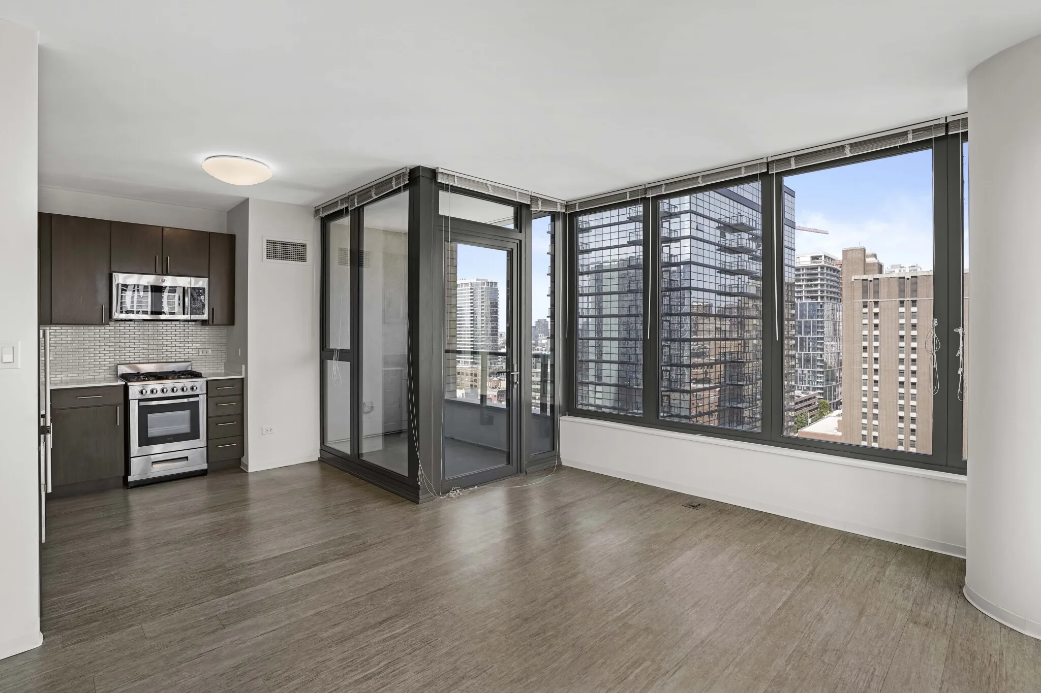 165 W Superior St, ,  60654, USA 60654-unit#2/1-Chicago-IL