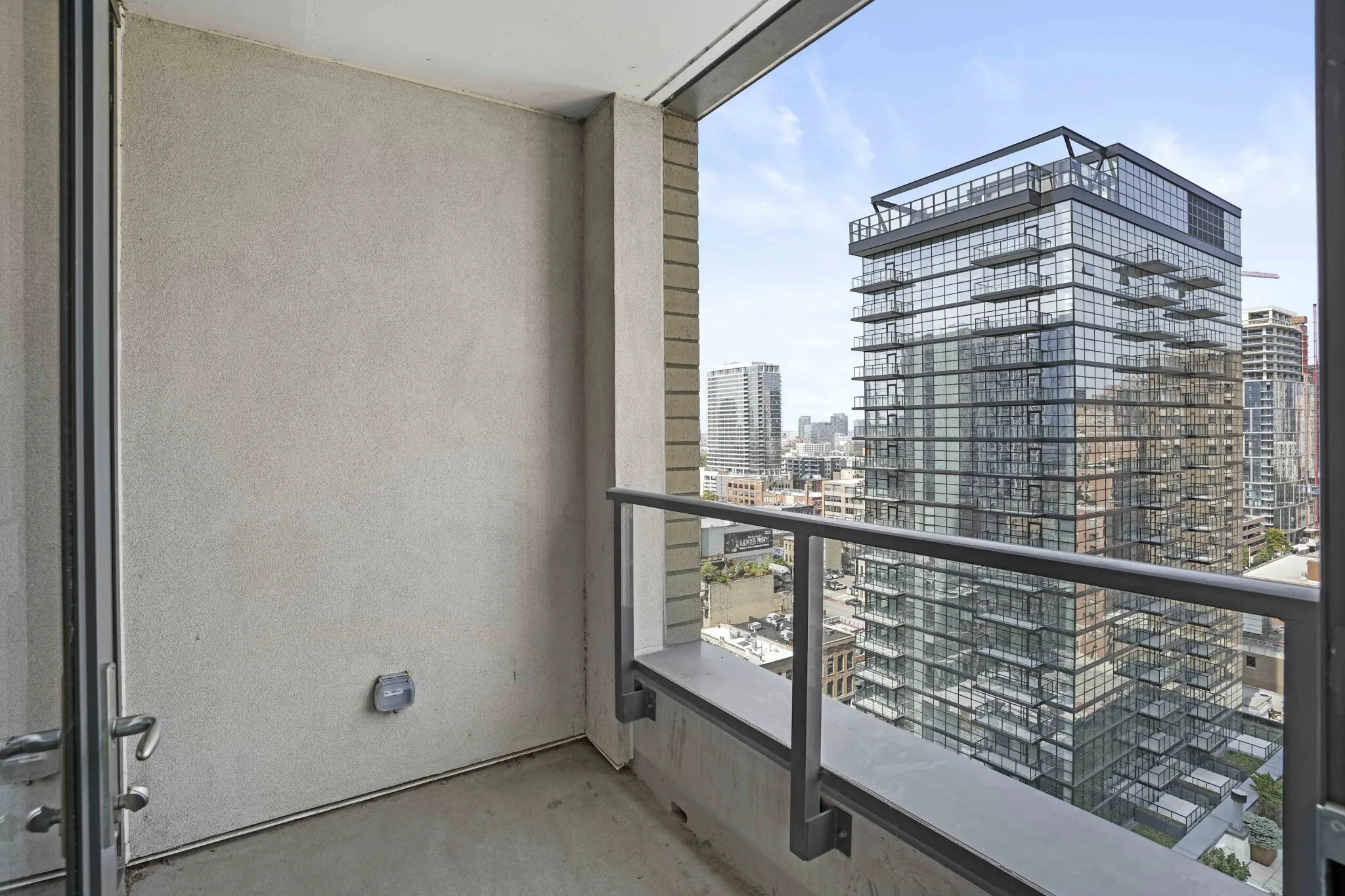 165 W Superior St, ,  60654, USA 60654-unit#2/2-Chicago-IL