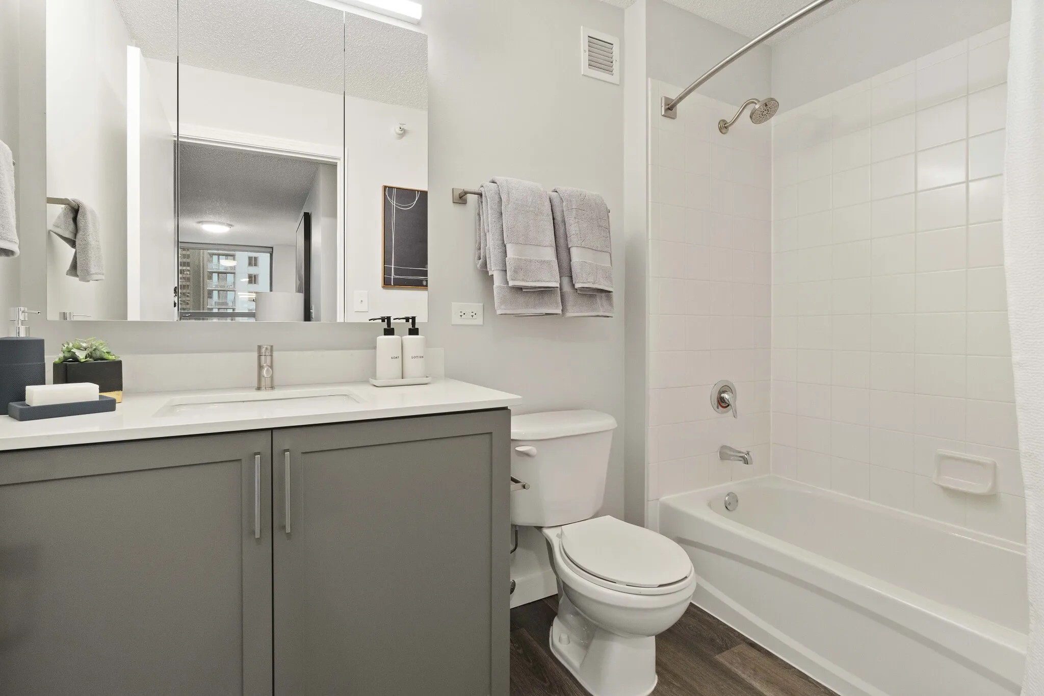 400 East South Water Street, ,  60601, USA 60601-unit#2/2-Chicago-IL