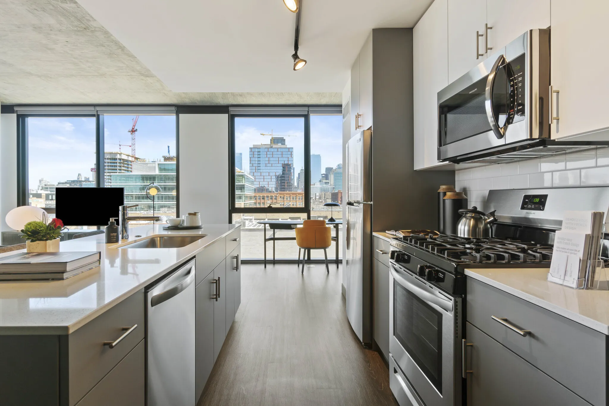 160 N Elizabeth St, ,  60607, USA 60607-unit#3/2-Chicago-IL