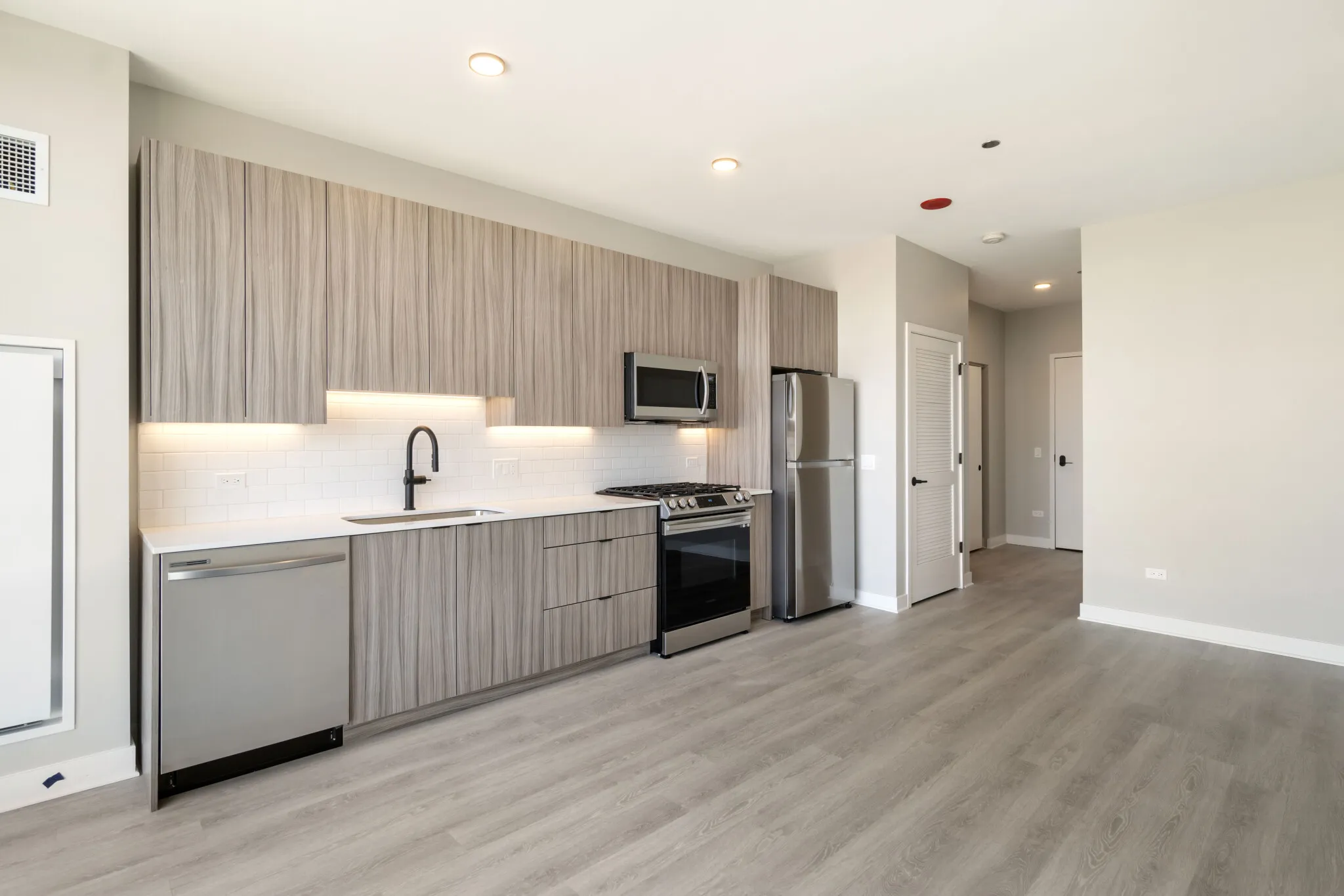 4611 N Broadway, , 60640, USA 60640-unit#STUDIO-Chicago-IL