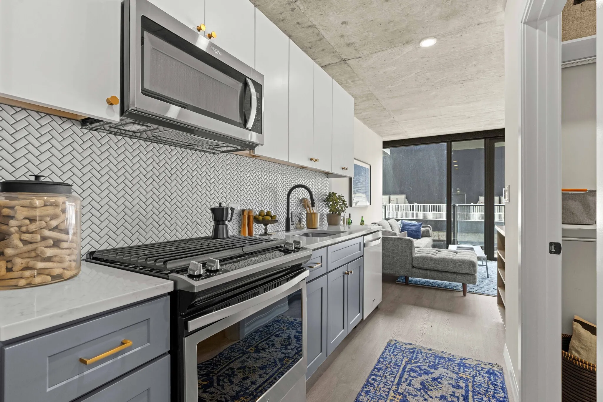 169 W Huron St, ,  60654, USA 60654-unit#CONVERTIBLE-Chicago-IL