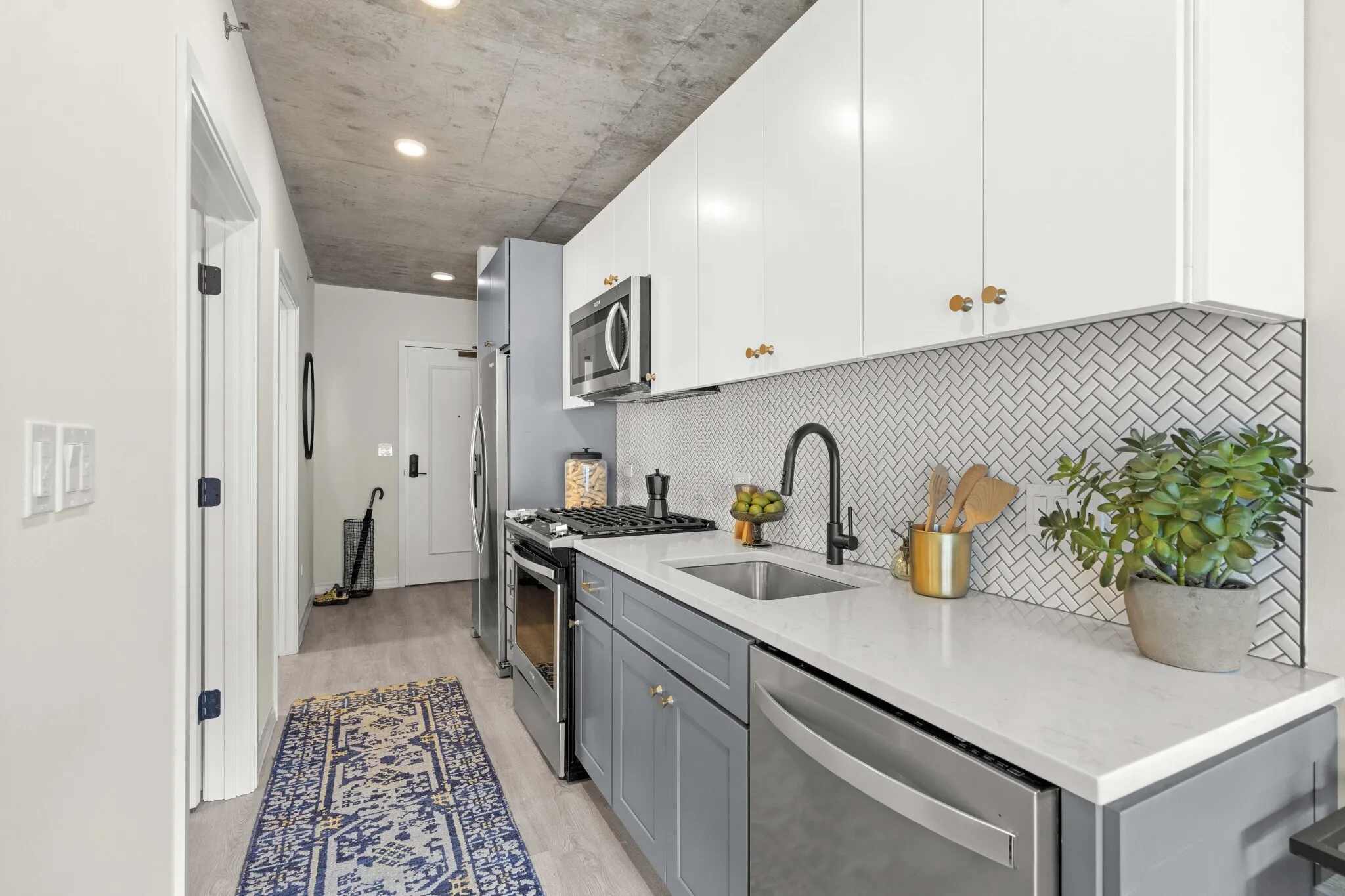 169 W Huron St, ,  60654, USA 60654-unit#CONVERTIBLE-Chicago-IL