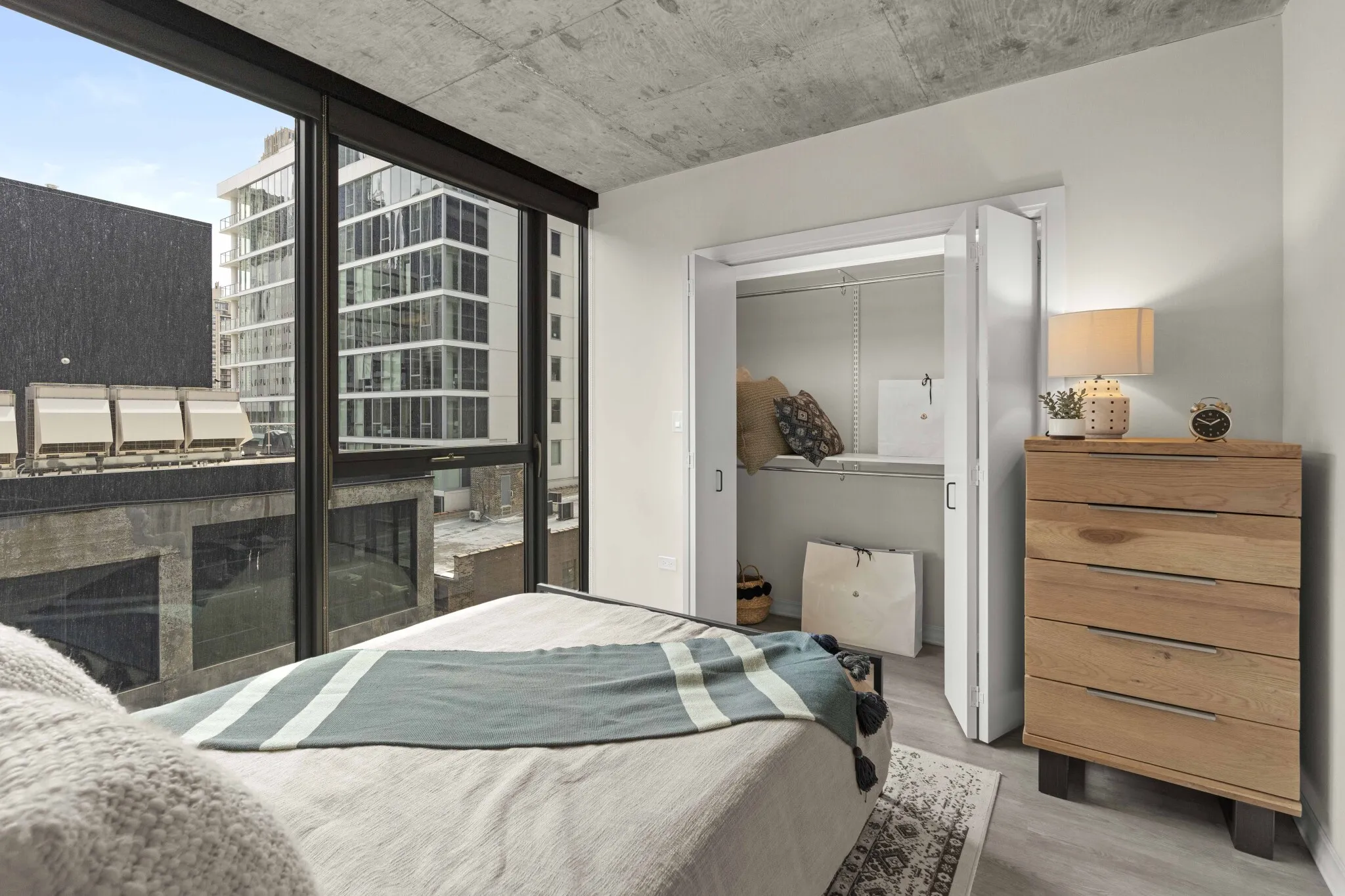 169 W Huron St, ,  60654, USA 60654-unit#CONVERTIBLE-Chicago-IL