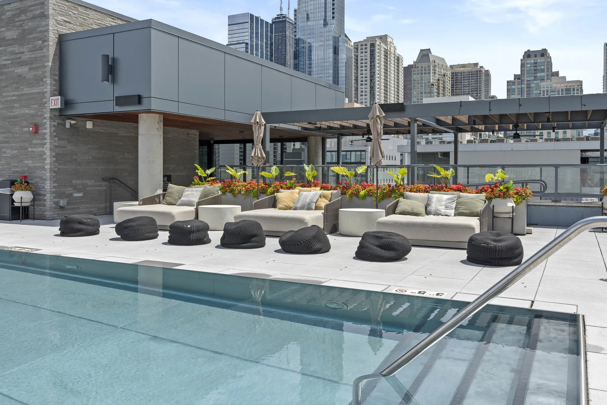 169 W Huron St, ,  60654, USA 60654-unit#CONVERTIBLE-Chicago-IL