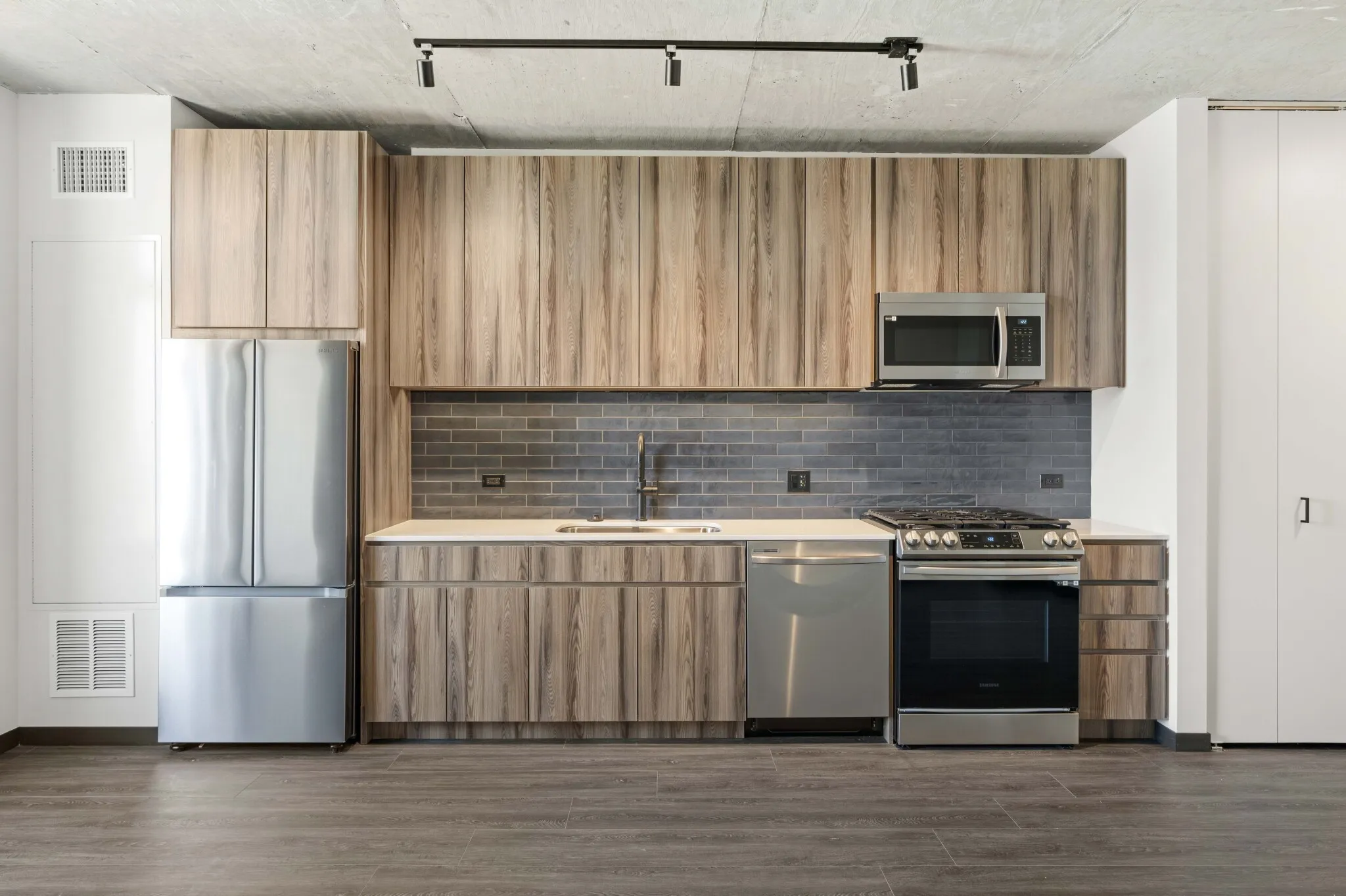 150 N Ashland Ave, ,  60607, USA 60607-unit#STUDIO-Chicago-IL