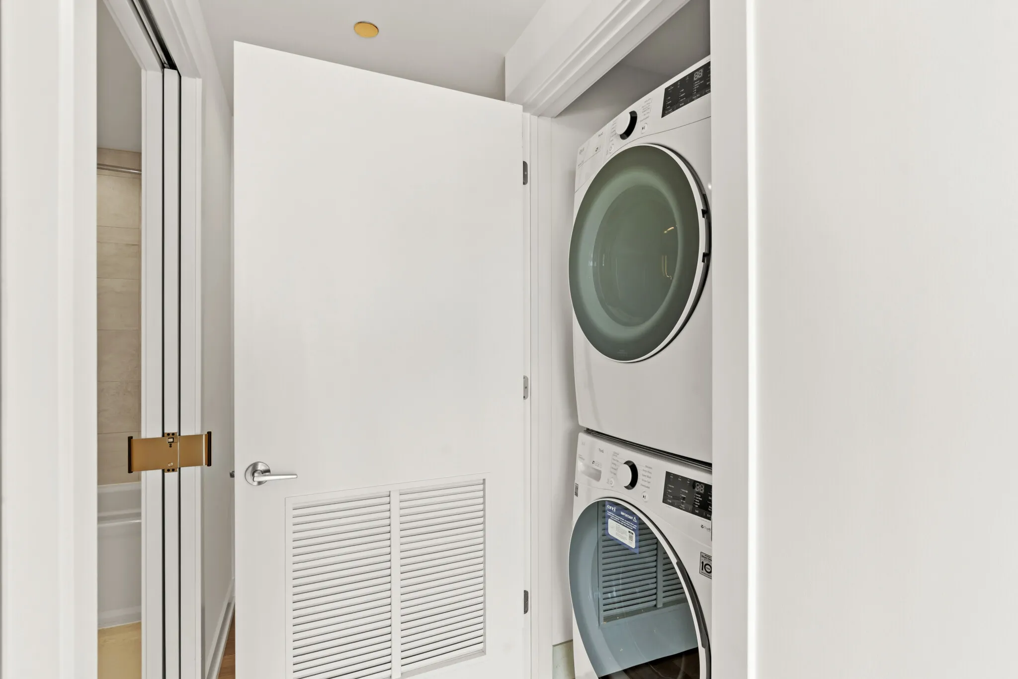 228 W Hill St, ,  60610, USA 60610-unit#3/3 PENTHOUSE-Chicago-IL