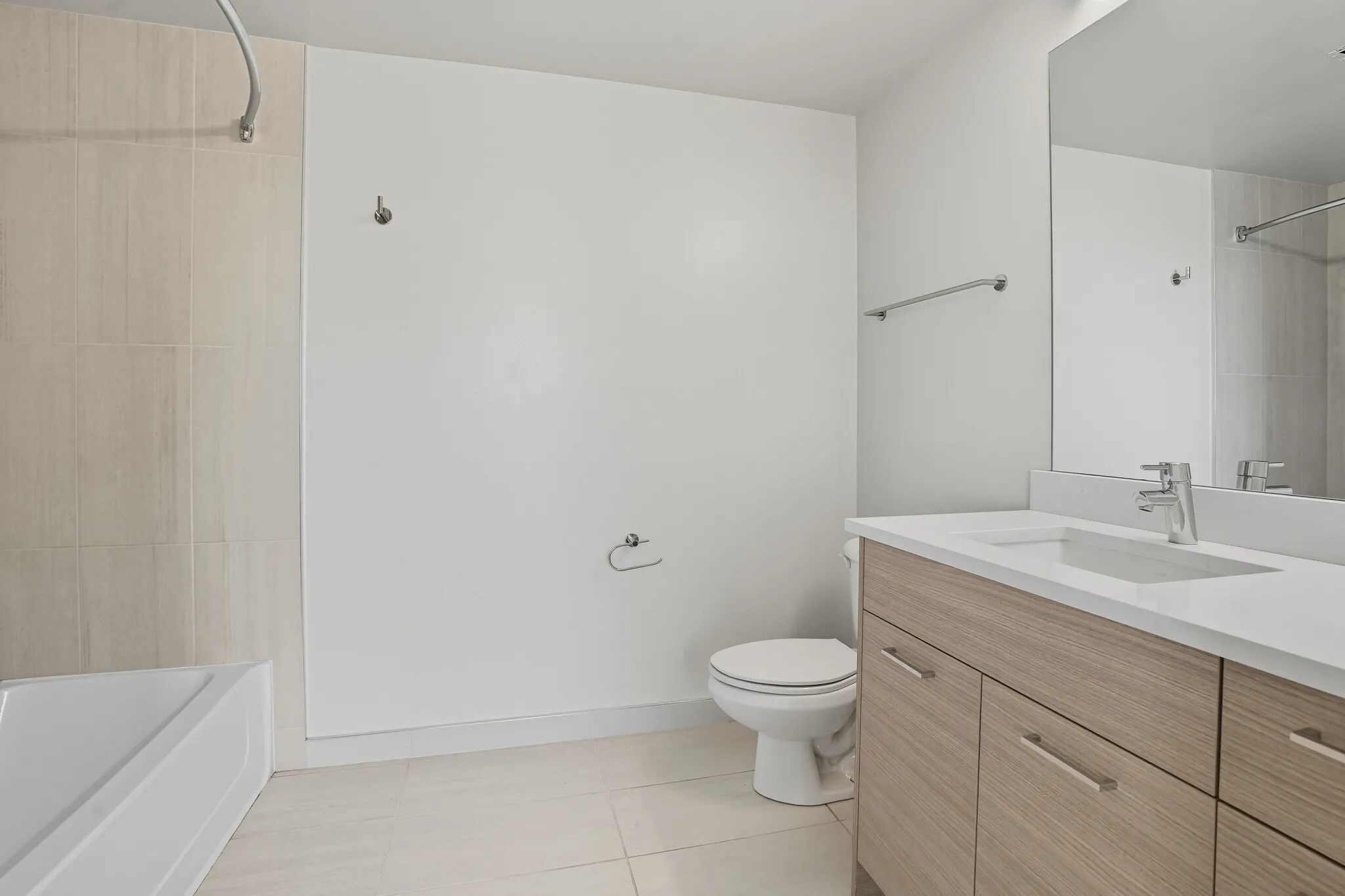 Left Bank, 300 N Canal St, ,  60606, USA 60606-unit#CONVERTIBLE-Chicago-IL