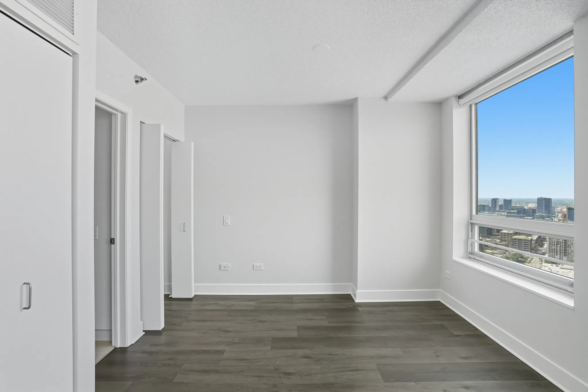 Left Bank, 300 N Canal St, ,  60606, USA 60606-unit#CONVERTIBLE-Chicago-IL