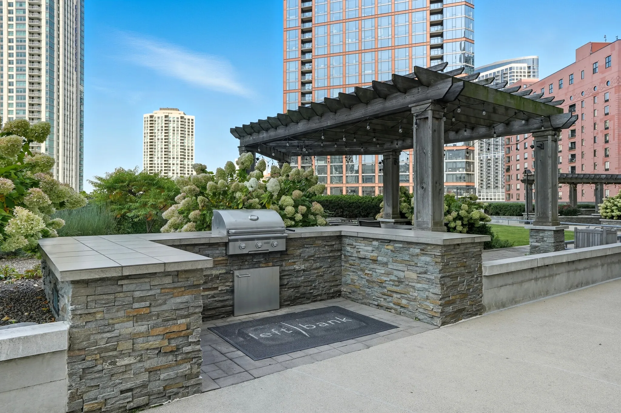 Left Bank, 300 N Canal St, ,  60606, USA 60606-unit#CONVERTIBLE-Chicago-IL