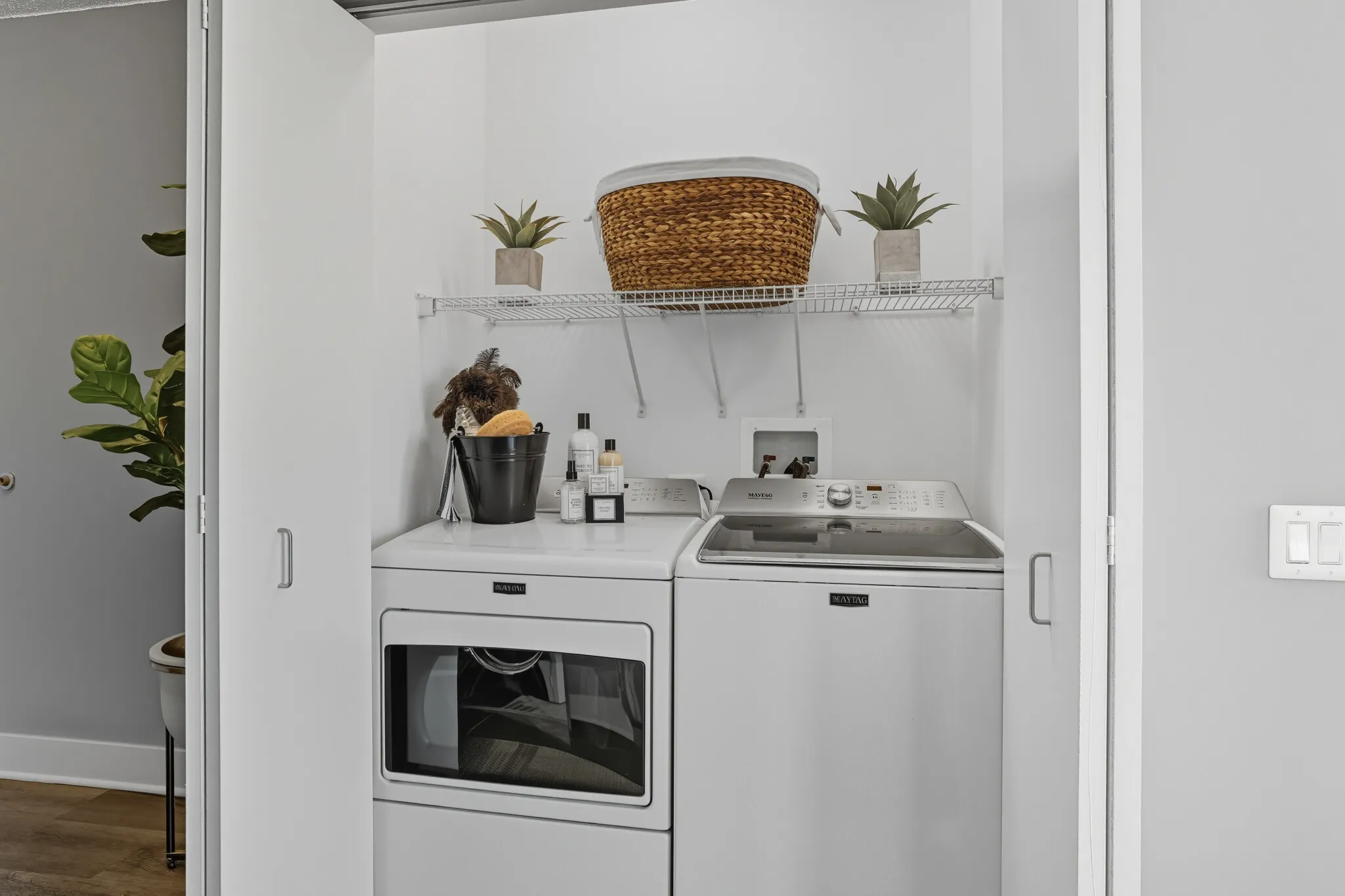 Left Bank, 300 N Canal St, ,  60606, USA 60606-unit#1/1-Chicago-IL