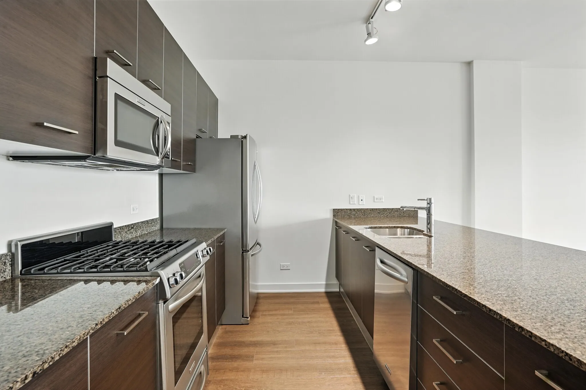 910 W Huron St, ,  60642, USA 60642-unit#2/2-Chicago-IL