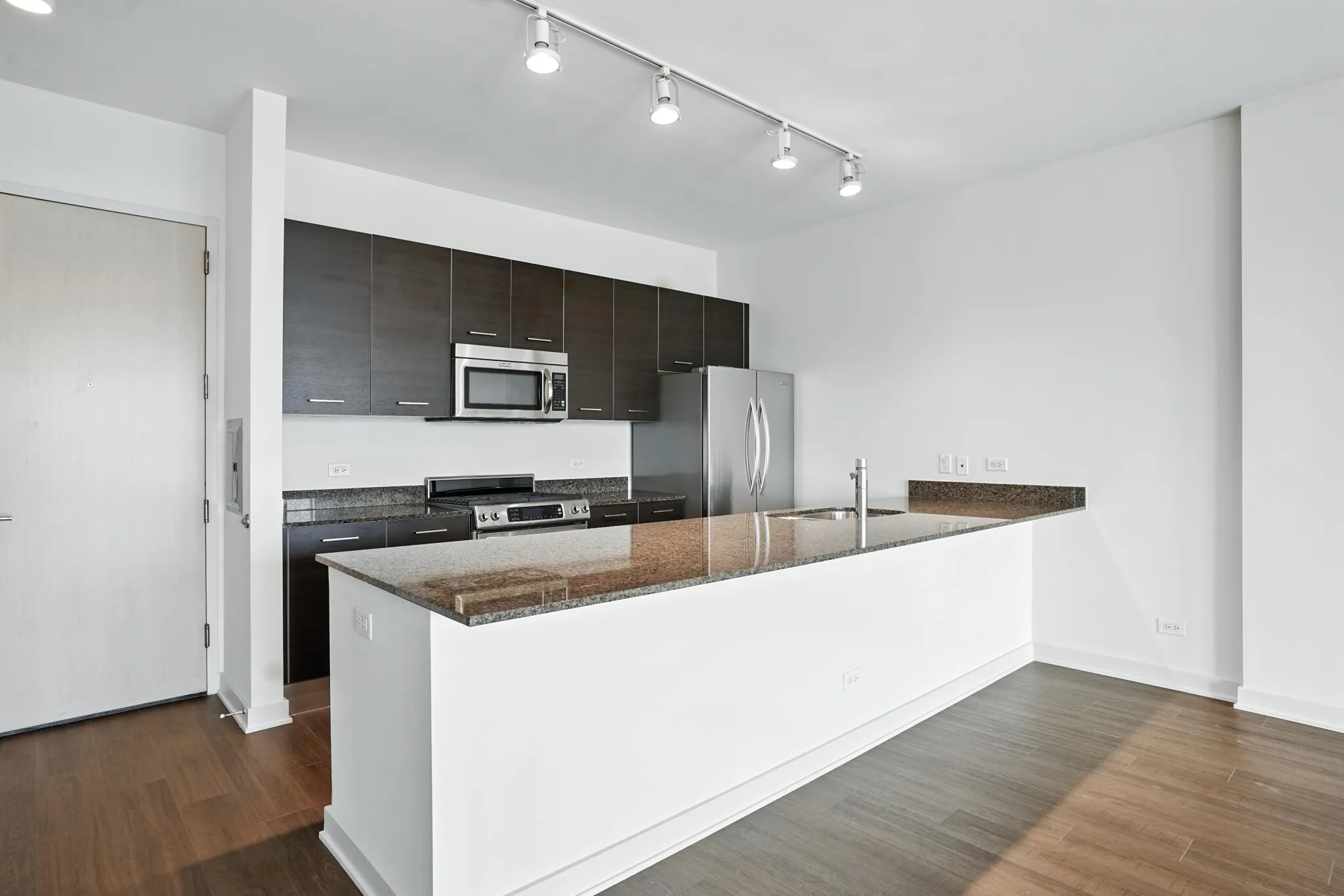 910 W Huron St, ,  60642, USA 60642-unit#2/2-Chicago-IL