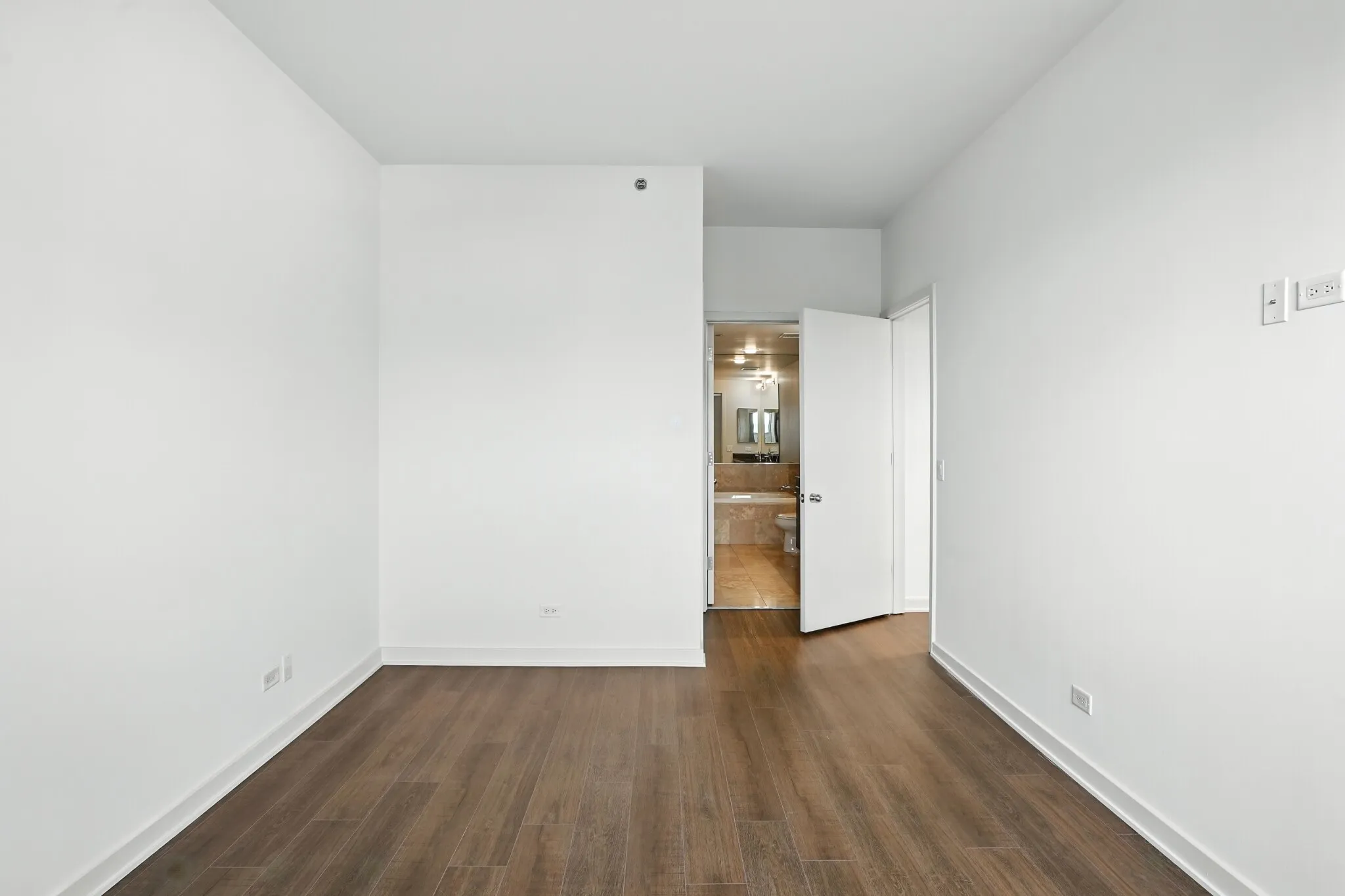 910 W Huron St, ,  60642, USA 60642-unit#2/2-Chicago-IL