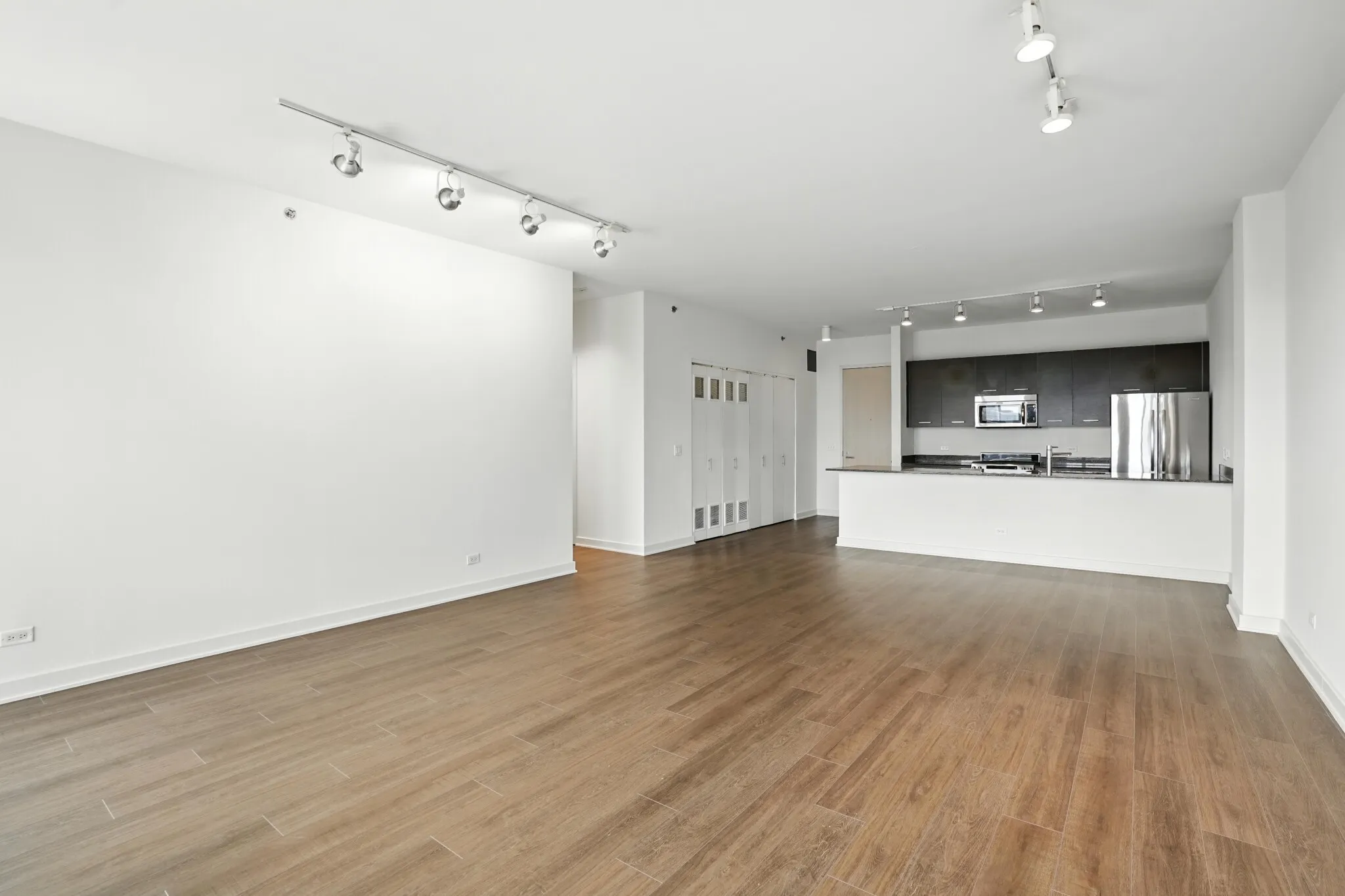 910 W Huron St, ,  60642, USA 60642-unit#2/2-Chicago-IL