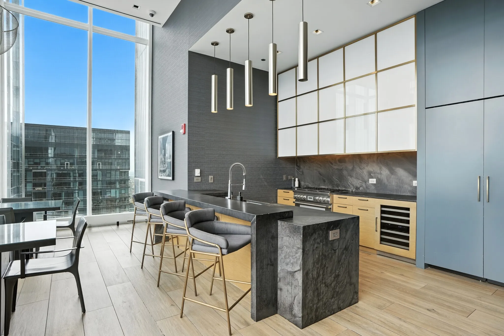 313 W Wolf Point Plaza, ,  60654, USA 60654-unit#3/3-Chicago-IL